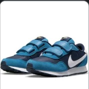 Nike MD Valiant Sneaker- 10(Toddler)